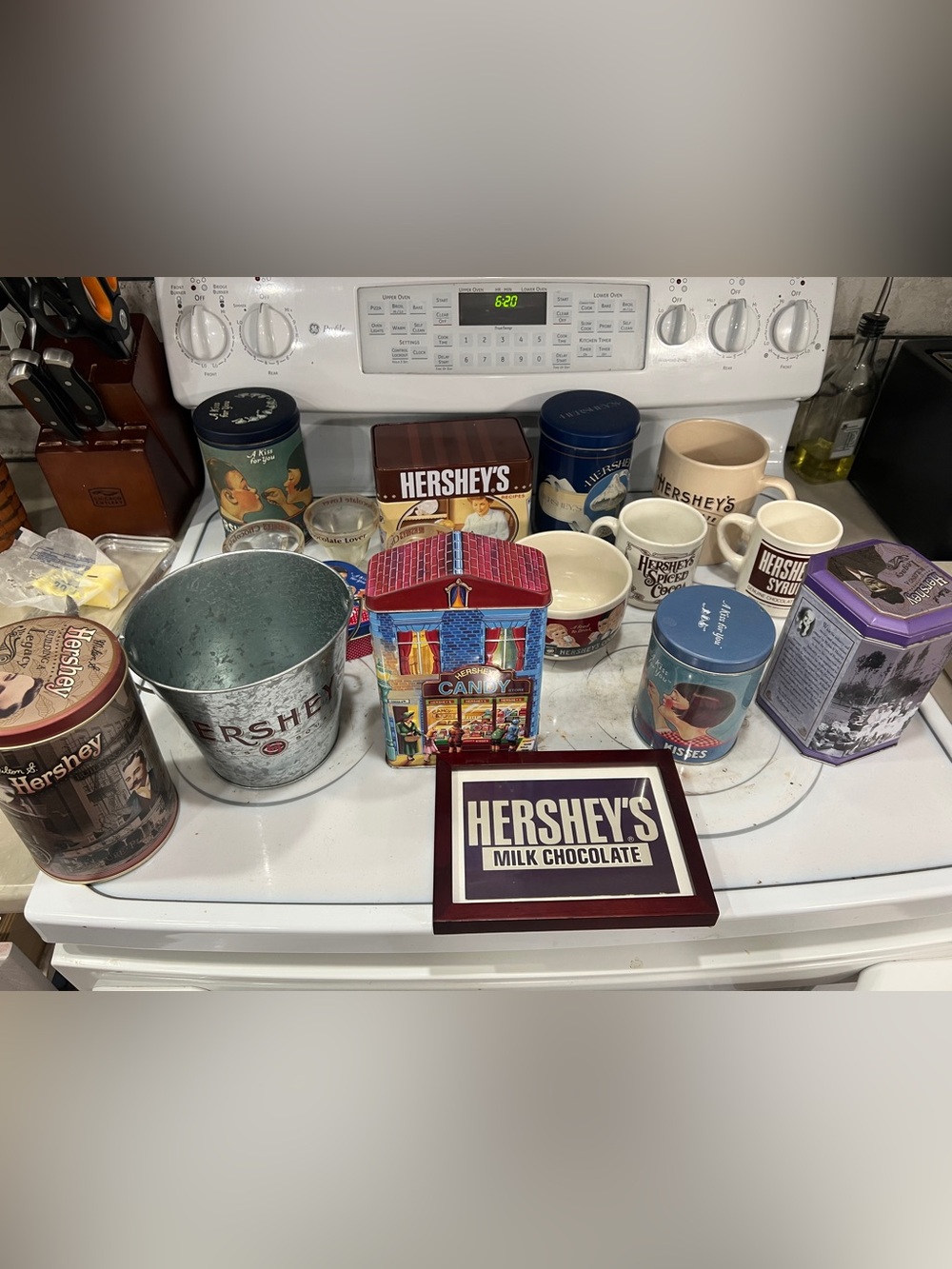 Hershey tin and mug collection